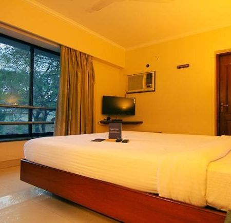 Hotel Lotus Pune Luaran gambar
