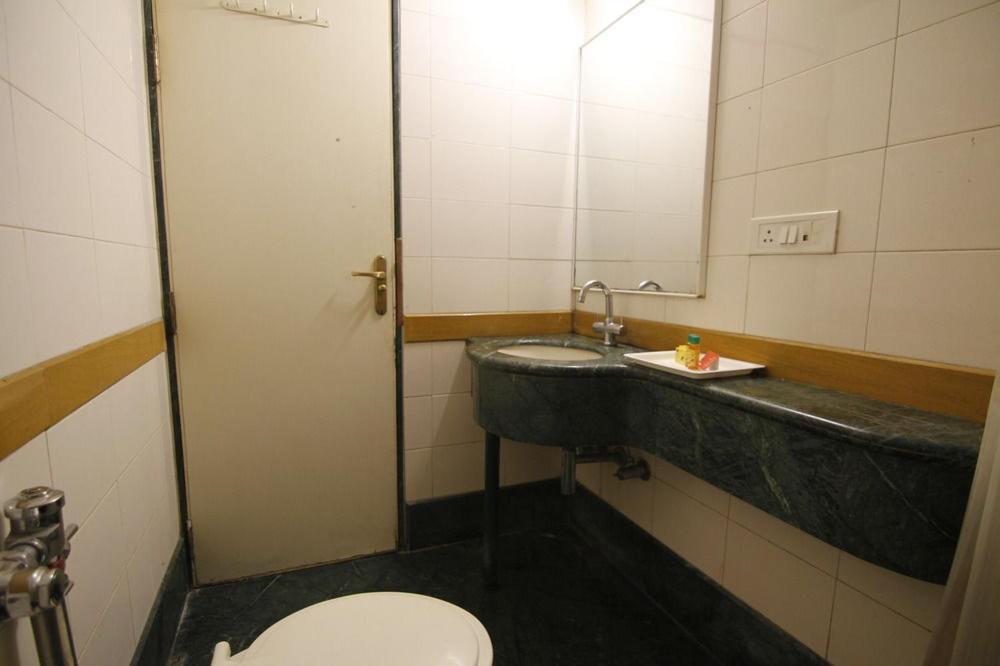 Hotel Lotus Pune Luaran gambar